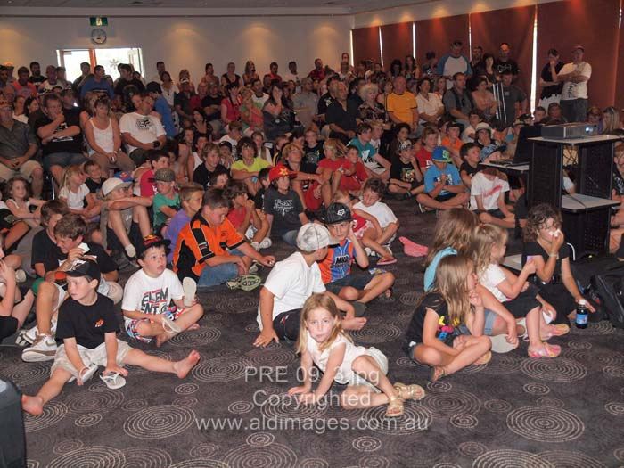 678x502 pixels (87K)